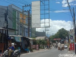 Reklame di Kota Malang yang Timpa Warga hingga Patah Tulang Sudah Dibongkar