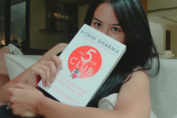 Buku The 5 AM Club/Foto: youtube/@modmedia Buku The 5 AM Club/Foto: youtube/@modmedia