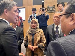 Perkuat Layanan Publik, Bupati Ipuk Ikuti Capacity Building di Singapura