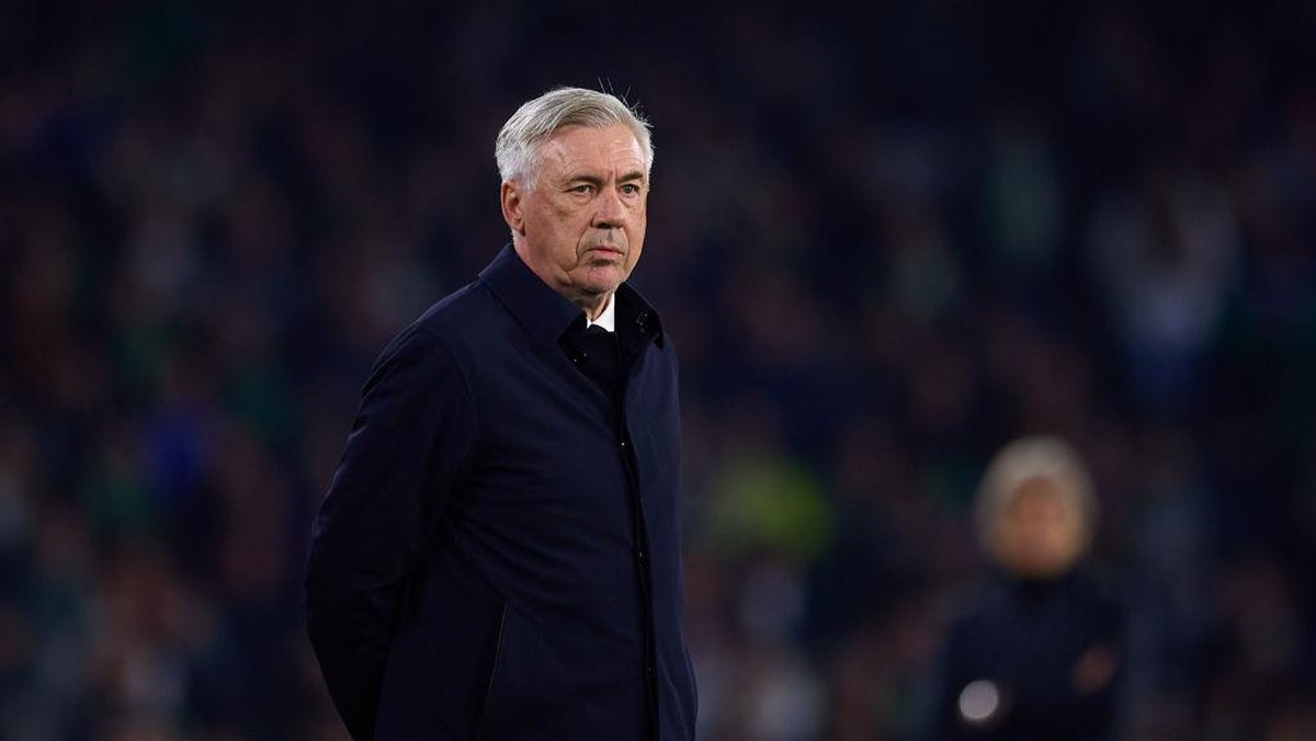 Pelatih Real Madrid Carlo Ancelotti enggak mau menukar Vinicius Junior dengan Erling Haaland sekalipun. (Foto: Getty Images/Fran Santiago)