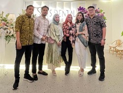 Nagita Slavina Sulap Rumah Mama Rieta Jadi Klinik Gigi