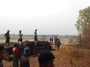 Dunia Hari Ini: Warga Desa Myanmar Tewas di Tangan Tentara Dunia Hari Ini: Warga Desa Myanmar Tewas di Tangan Tentara