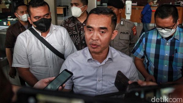 Ekspresi Eks Kepala Bea Cukai DIY Usai Diperiksa KPK soal Pamer Harta