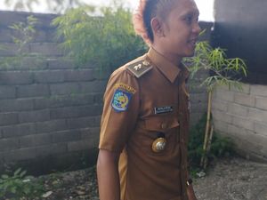 Rambut Mohawk Kades Berujung Rencana Pemanggilan oleh Pemkab Lombok Barat Rambut Mohawk Kades Berujung Rencana Pemanggilan oleh Pemkab Lombok Barat