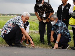 Ganjar Respons Kader Demokrat soal Jalan Rusak di Blora, Colek AHY