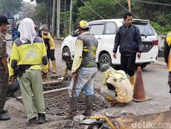 Jembatan Penghubung Subang-Purwakarta Berlubang, Arus Lalin Terganggu