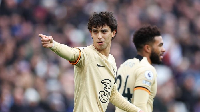 LONDON, ENGLAND - FEBRUARY 11: Joao Felix of Chelsea celebrates after scoring the teams first goal during the Premier League match between West Ham United and Chelsea FC at London Stadium on February 11, 2023 in London, England. (Photo by Julian Finney/Getty Images)