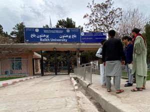 Kampus di Afghanistan Dibuka Lagi, Tapi Perempuan Masih Dilarang Masuk