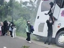 Bus Pemicu Laka Beruntun Terperosok, Penumpang Turun Lewat Pintu Darurat