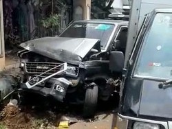 Kecelakaan Beruntun Libatkan 6 Kendaraan Terjadi di Lumbang Probolinggo