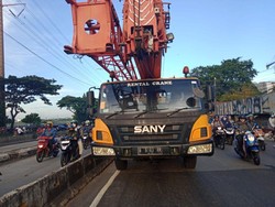 Lalin Jalan Daan Mogot Macet Imbas Kendaraan Alat Berat Mogok