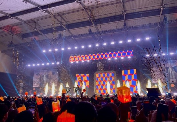 Potret keseruan konser.