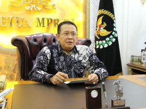 Bamsoet Ingatkan Bahaya Kawin Sejenis: Tak Ada Ayam Jago Kawini Ayam Jago