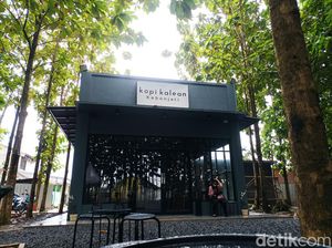 Ngopi di Tengah Kebon Jati, Sejuk dan Adem, Ada di Bekasi Lho