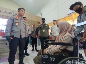 Sadisnya Begal di Bandung Bikin Retak Kaki Sri Mulyani Sadisnya Begal di Bandung Bikin Retak Kaki Sri Mulyani