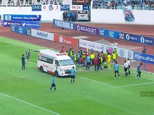 Rian Dilarikan ke Rumah Sakit Terdekat Setelah Kolaps di Lapangan