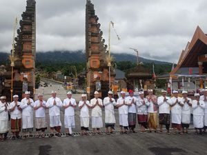 Wajah Baru Pura Agung Besakih, Astungkara Piodalan Anti-Macet
