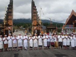 Wajah Baru Pura Agung Besakih, Astungkara Piodalan Anti-Macet