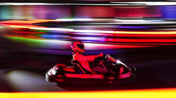 Menembus Lintasan Gokart Indoor Pertama di Venezuela