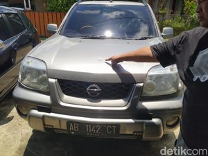 Kala Polisi Apresiasi Pemobil Tabrak Pemotor Bercelurit Incar Ibu-ibu Magelang Kala Polisi Apresiasi Pemobil Tabrak Pemotor Bercelurit Incar Ibu-ibu Magelang