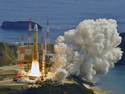 Momen Roket H3 Jepang Meluncur ke Luar Angkasa