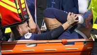 Di musim 2022/2023, Neymar absen selama 21 laga di PSG karena alami cedera angkel. Dirinya menepi selama 111 hari (AP)