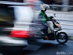 Ogah Memutar Jauh, Pemotor Lawan Arah di Blok A Ogah Memutar Jauh, Pemotor Lawan Arah di Blok A