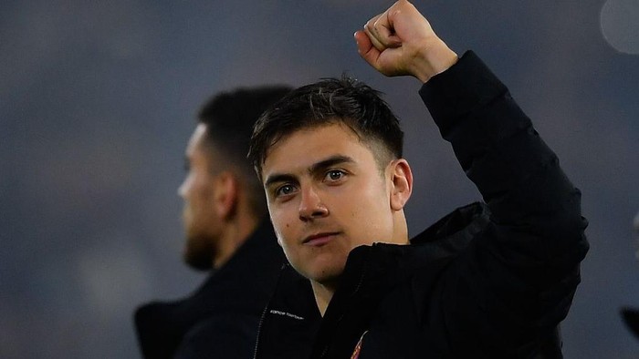 ROME, ITALY - MARCH 05:  Paulo Dybala of AS Roma celebrates the victory at the end of the Serie A match between AS Roma and Juventus at Stadio Olimpico on March 05, 2023 in Rome, Italy. (Photo by Silvia Lore/Getty Images)