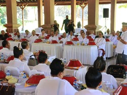 Bupati Jembrana Dorong Pemberian Insentif-Jaminan Kesehatan ke Sulinggih