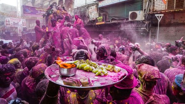 Potret Kemeriahan Festival Holi di India