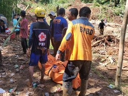 3 Hari Hilang Tertimbun Longsor, Warga Lebak Ditemukan Tewas