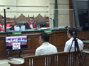 2 Terdakwa Kasus Suap Hibah Pokmas DPRD Jatim Jalani Sidang Perdana 2 Terdakwa Kasus Suap Hibah Pokmas DPRD Jatim Jalani Sidang Perdana
