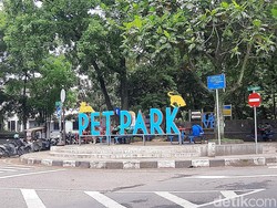 Mencari Teduh di Pet Park Cilaki Bandung