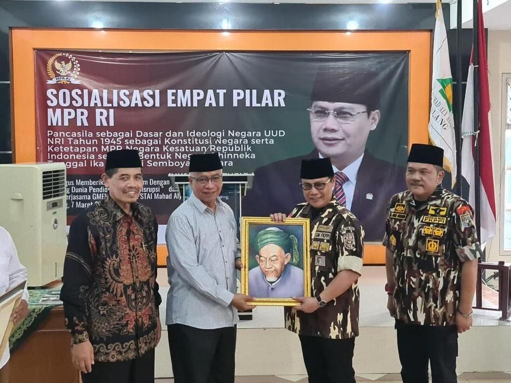 Waket MPR Dorong Dunia Pendidikan Perkuat Spiritualitas di Era Disrupsi Waket MPR Dorong Dunia Pendidikan Perkuat Spiritualitas di Era Disrupsi