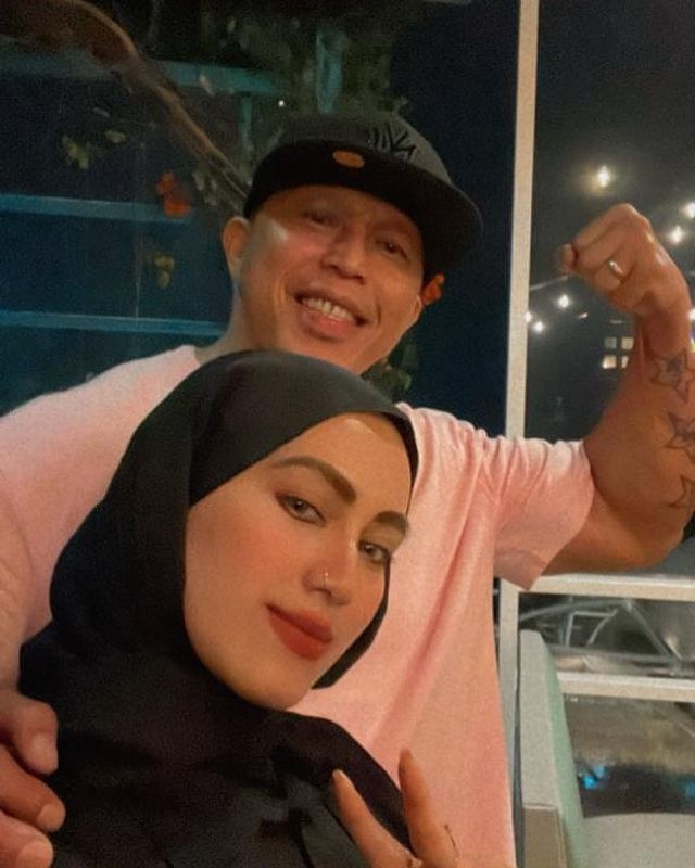 Bang Tigor dan Istri Daun Muda