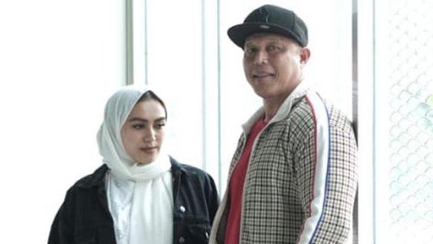 Bang Tigor dan Istri Daun Muda
