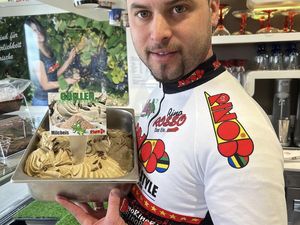 Berani Coba? Es Krim Viral Ini Diracik dari Jangkrik Berani Coba? Es Krim Viral Ini Diracik dari Jangkrik