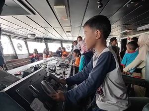 Korban Kebakaran Plumpang Dapat Trauma Healing Tur ke KRI BAC-593