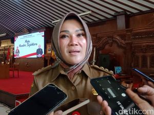 Truk Proyek Tol Jogja-Solo Rusak Jalan di Klaten, Bupati: Bikin Adem Panas! Truk Proyek Tol Jogja-Solo Rusak Jalan di Klaten, Bupati: Bikin Adem Panas!