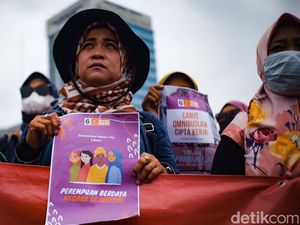 Demo di Depan DPR, Buruh Minta Ruang Dalam Kebijakan Politik
