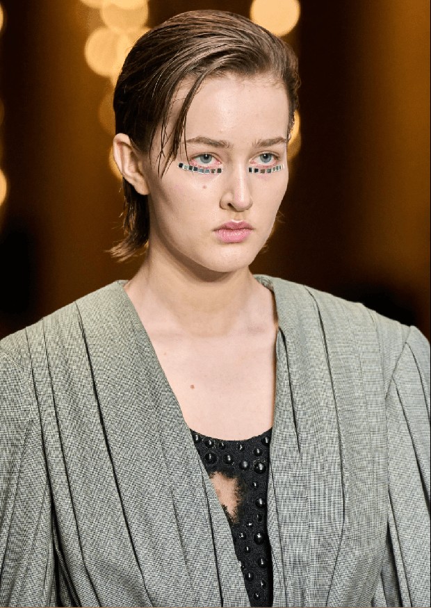 Foto: vogue.com/Armando Grillo / Gorunway.com Beauty look/