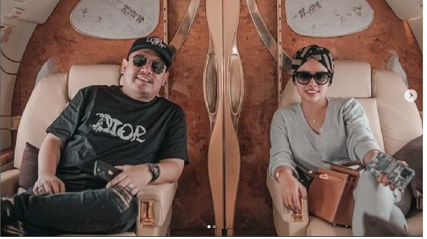 Gaya Mewah Wahyu Kenzo dan istri, Anggie Jesey