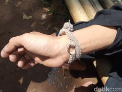 Gelang Tolak Bala dari Baduy, Mursid: Dijampe-jampe 3 Hari 3 Malam Gelang Tolak Bala dari Baduy, Mursid: Dijampe-jampe 3 Hari 3 Malam