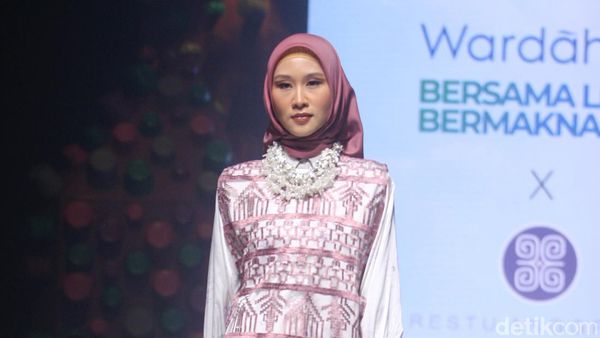 8 Koleksi Busana Idul Fitri Karya Restu Anggraini, Terinspirasi Bunga Cempaka