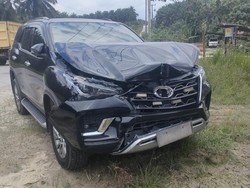 Wabup Siak Kecelakaan saat Kunker, Mobil Dinas Penyok!