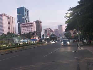 Massa Aksi di Patung Kuda Bubar, Lalin Medan Merdeka Barat Kembali Dibuka Massa Aksi di Patung Kuda Bubar, Lalin Medan Merdeka Barat Kembali Dibuka