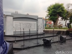 Pelajar Surabaya Akan Nyanyi Indonesia Raya via Zoom di Makam WR Supratman