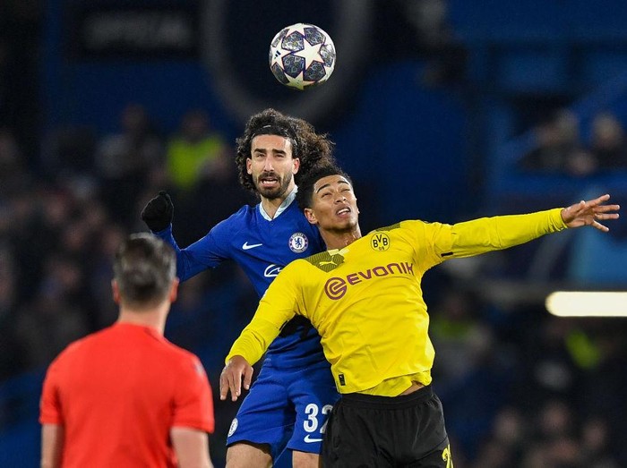 LONDON, ENGLAND - MARCH 07: Marc Cucurella of Chelsea runs with the ball during the UEFA Champions League round of 16 leg two match between Chelsea FC and Borussia Dortmund at Stamford Bridge on March 07, 2023 in London, England. (Photo by Darren Walsh/Chelsea FC via Getty Images)