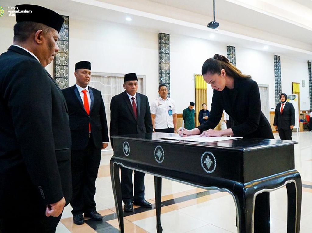 ABG Perempuan Blasteran Belanda-Indonesia Mantap Pilih Jadi WNI