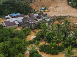 Ngeri! Begini Foto Udara Bencana Tanah Longsor di Natuna